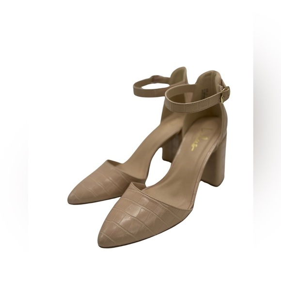 NWOT Lulu's pointed‎ tow heels color cream size 10 - Picture 1 of 8